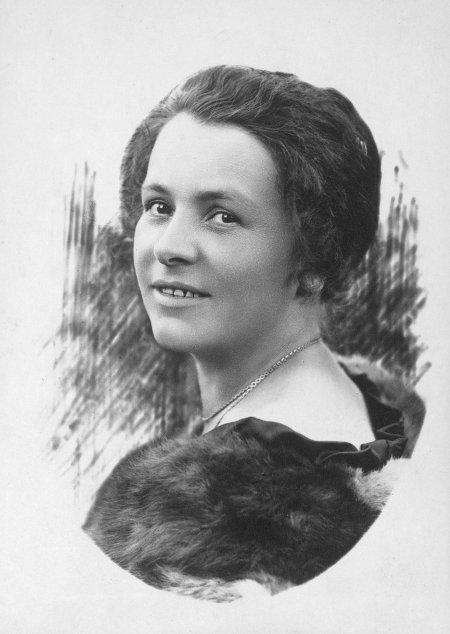 Ferdinanda Floßmann in jungen Jahren