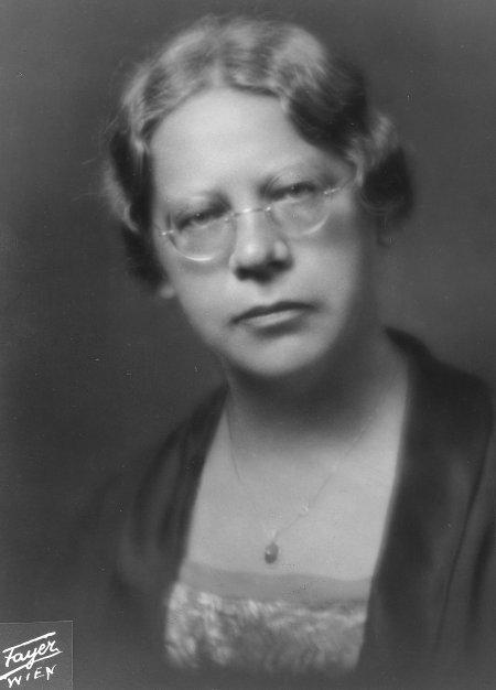 Christine Touaillon (1927)