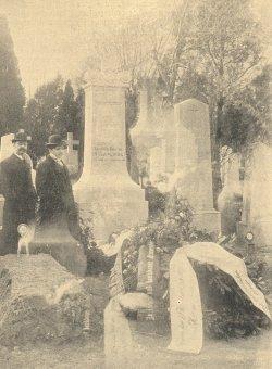 Grabdenkmal der Antonie Baumberg