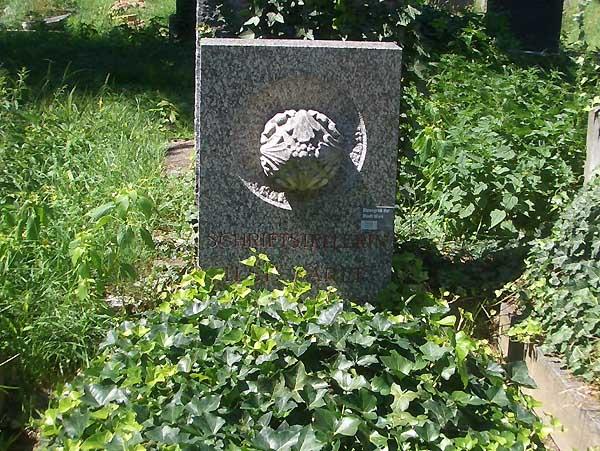 Grabmal von Ilse Arlt am Wiener Zentralfriedhof (Gruppe 84, Reihe 18, Nr. 43)