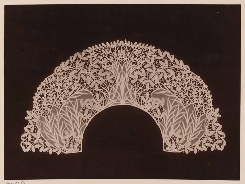 Spitze, entworfen von Mathilde Hrdlička, ausgeführt im k.k. Zentralspitzenkurs (1902)