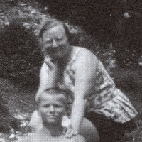 Josefine Friedl bei einer Kindererholungsaktion in Steinberg am Achensee 1929