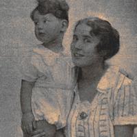 Innenarchitektin Lilia Polak-Sofer mit ihrem Sohn